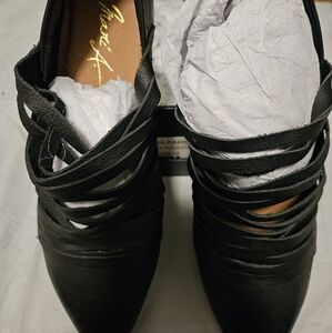 Black Strappy Women's Shoes